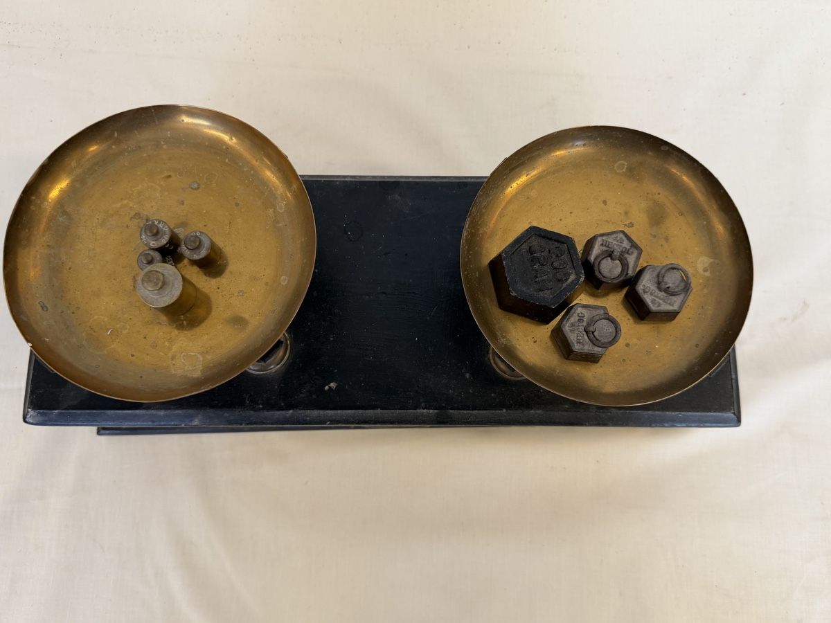 Bilance e pesi: Balance de précision ancienne avec poids  – Usato da montreux venduto da Always-Good 3