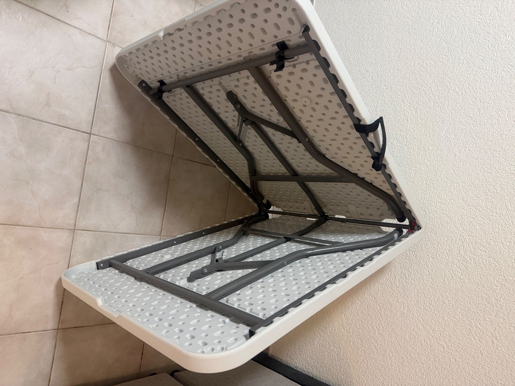 Tavoli: Table pliable – Usato da Corcelles NE venduto da mic_262j 2