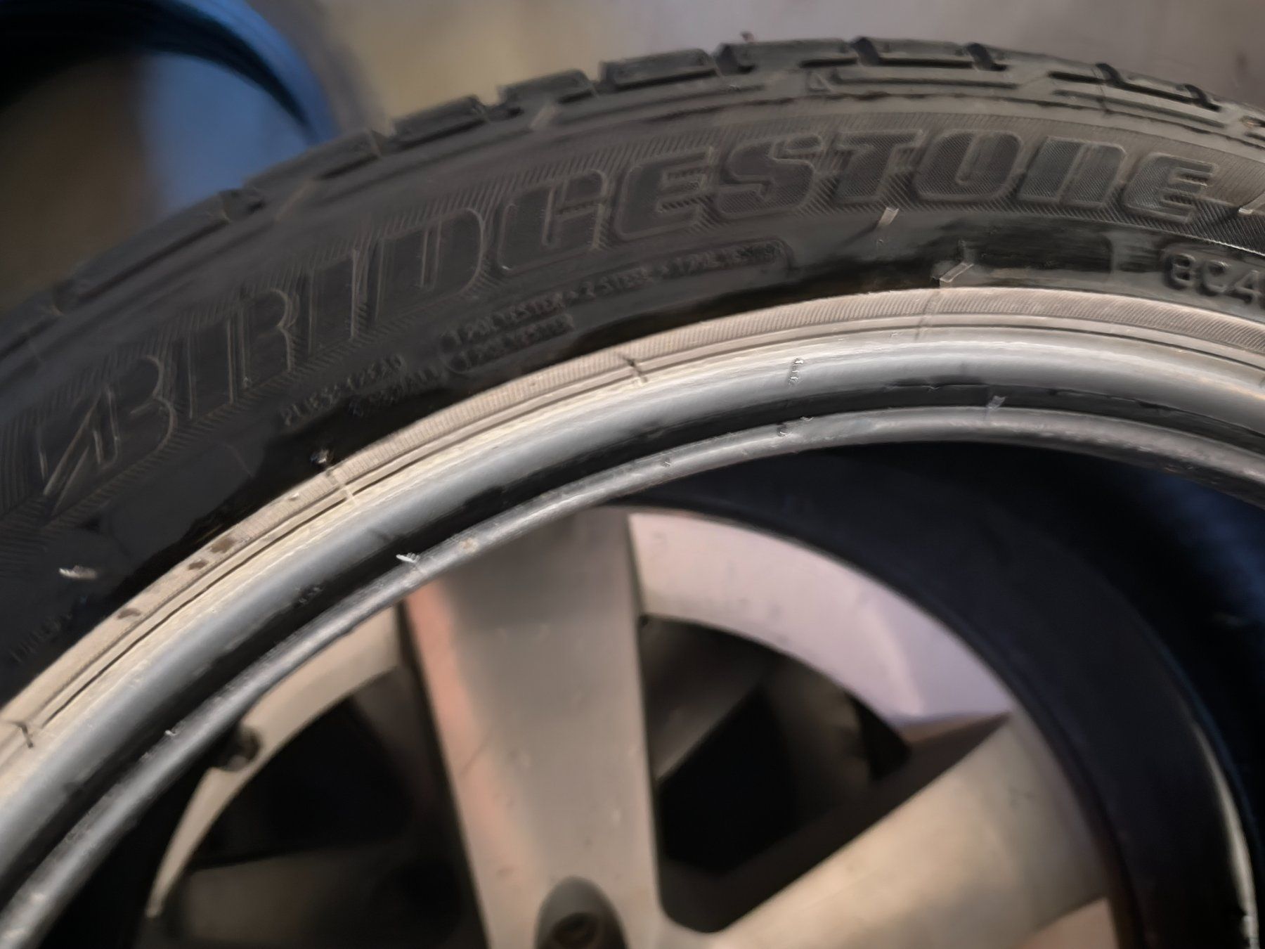 Bridgestone Pneumatici & Ruote complete: 205/45R17 Bridgestone – Usato da Jona venduto da Nabobtuning 1