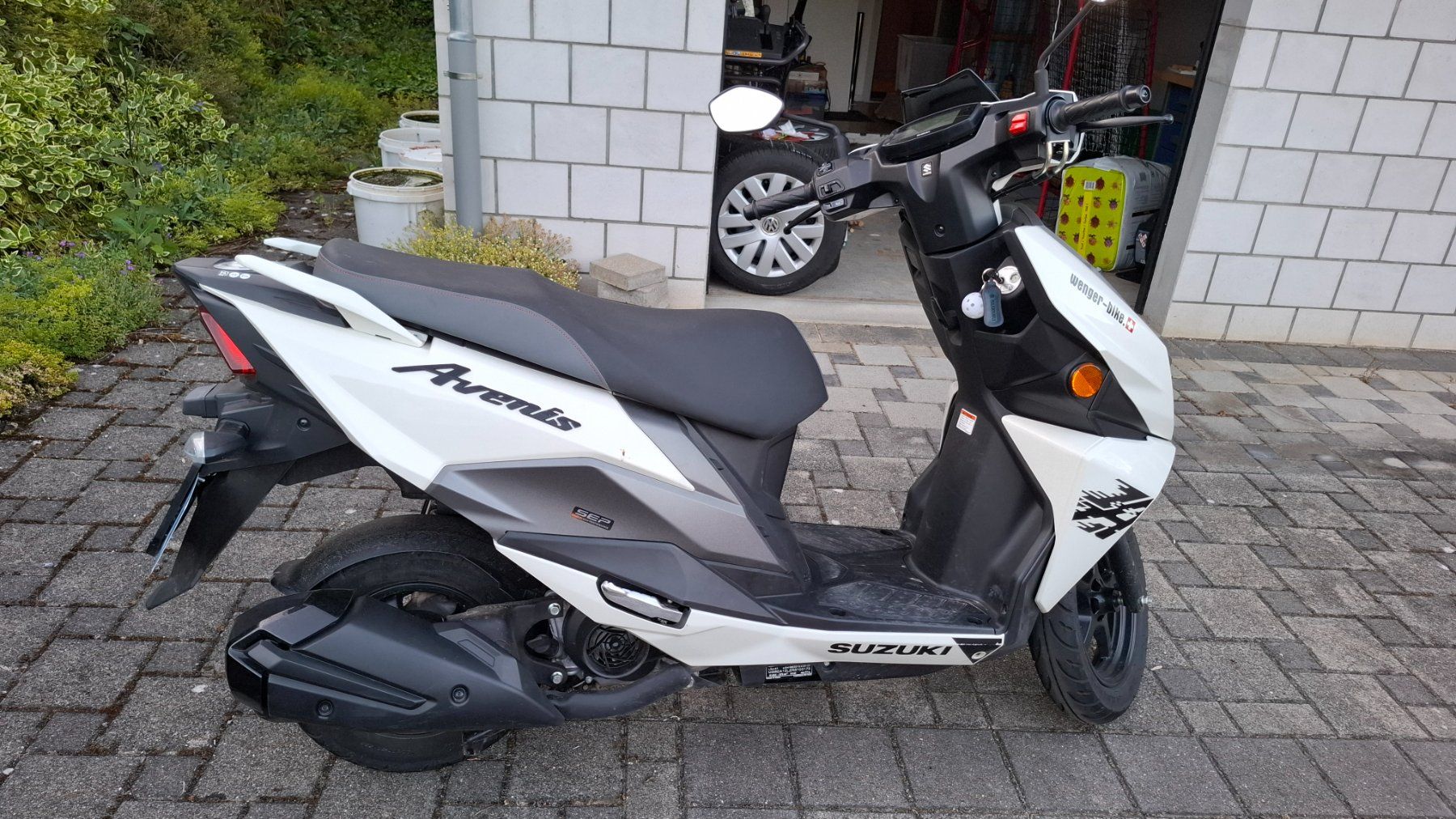 Suzuki Scooter: Scooter Roller Suzuki Avenis 125 – Usato da Brünisried venduto da san_74_bu 1