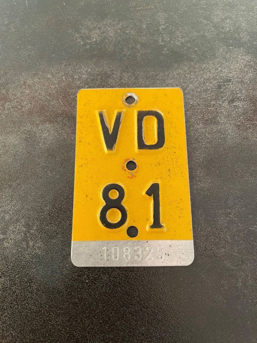 Insegne: Ancienne Plaque de Vélomoteur VD 81 – Usato da Vallamand venduto da Bricbracbroc82