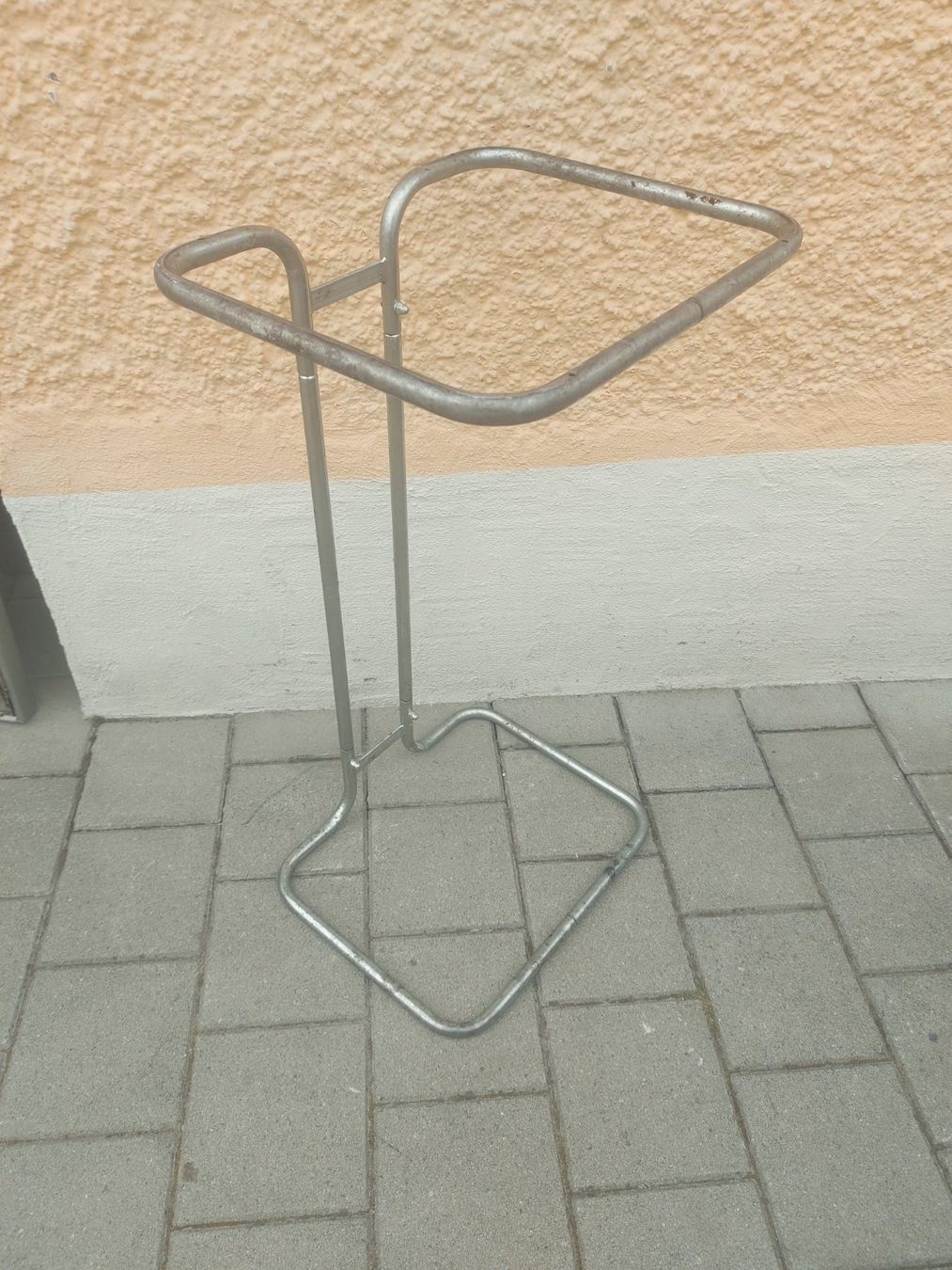 Poubelles: Verzinkten Abfallsackhalter 120-Liter-Abfallsäcke – D'occasion à Rheinau par profitronic.shop 4