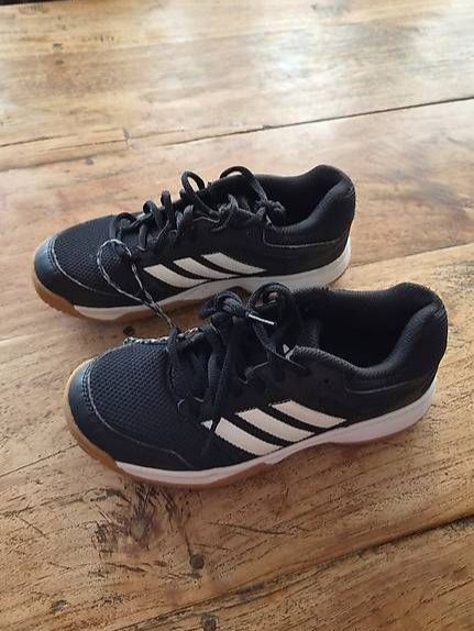 Adidas Chaussures garçon: Adidas Schuhe Gr.35 – D'occasion à Oberrieden par Raja011 2