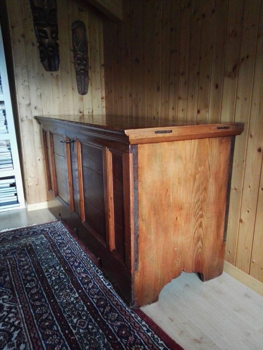 Cassapanche: Antike Holztruhe, wunderschön und geräumig – Usato da Altendorf venduto da TISPA.SHOP 2