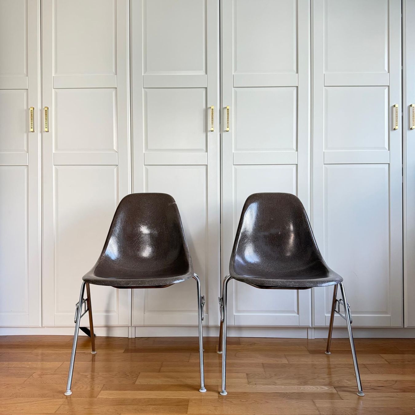 Vitra Sedie: Original Vintage Eames Fiberglass Chair – Usato da Zürich venduto da valentinacoluccia