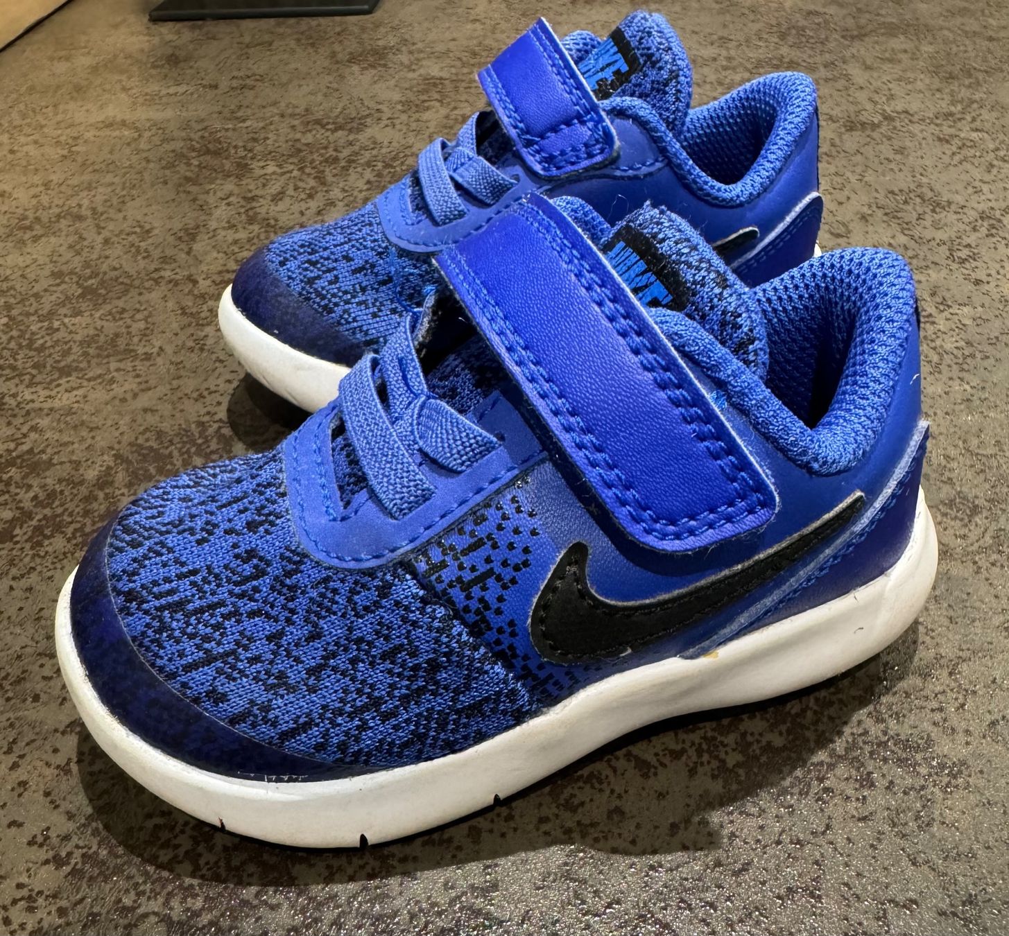 Nike Scarpe per ragazzi: Nike Baby Schuhe Gr. 21 – Usato da Kirchberg BE venduto da _lb5t 1