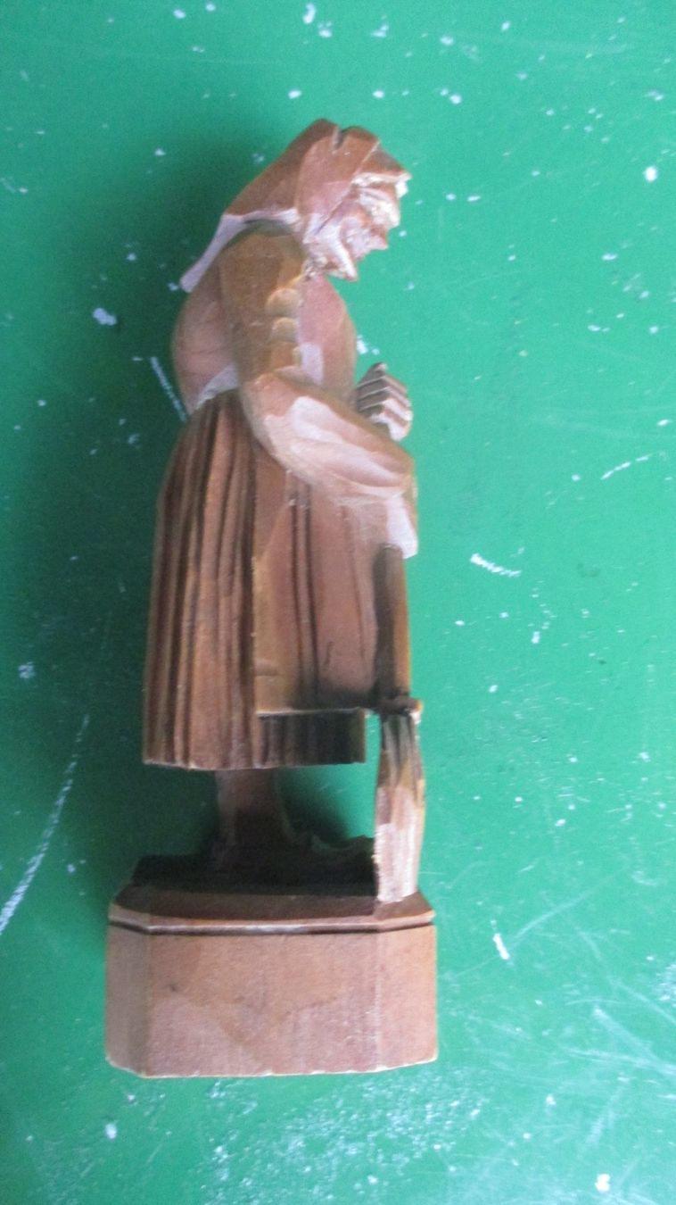 Statuette: Geschnitzte Bäuerin – Usato da Weier im Emmental venduto da waefler03 3