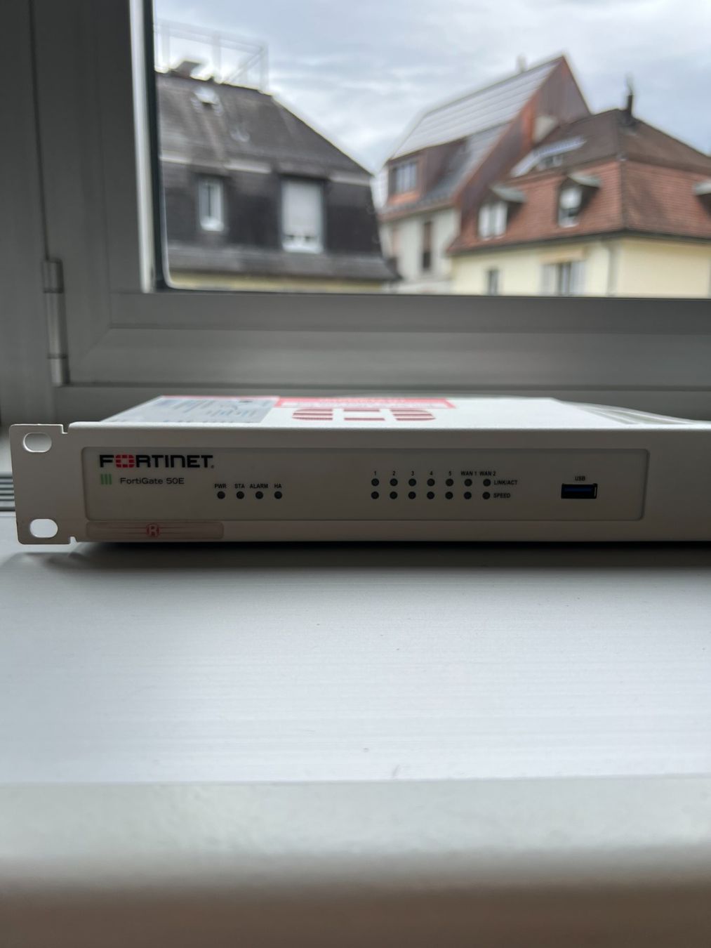 Fortinet Firewall: Fortinet FortiGate 50E – Usato da Zürich venduto da BeSync 1