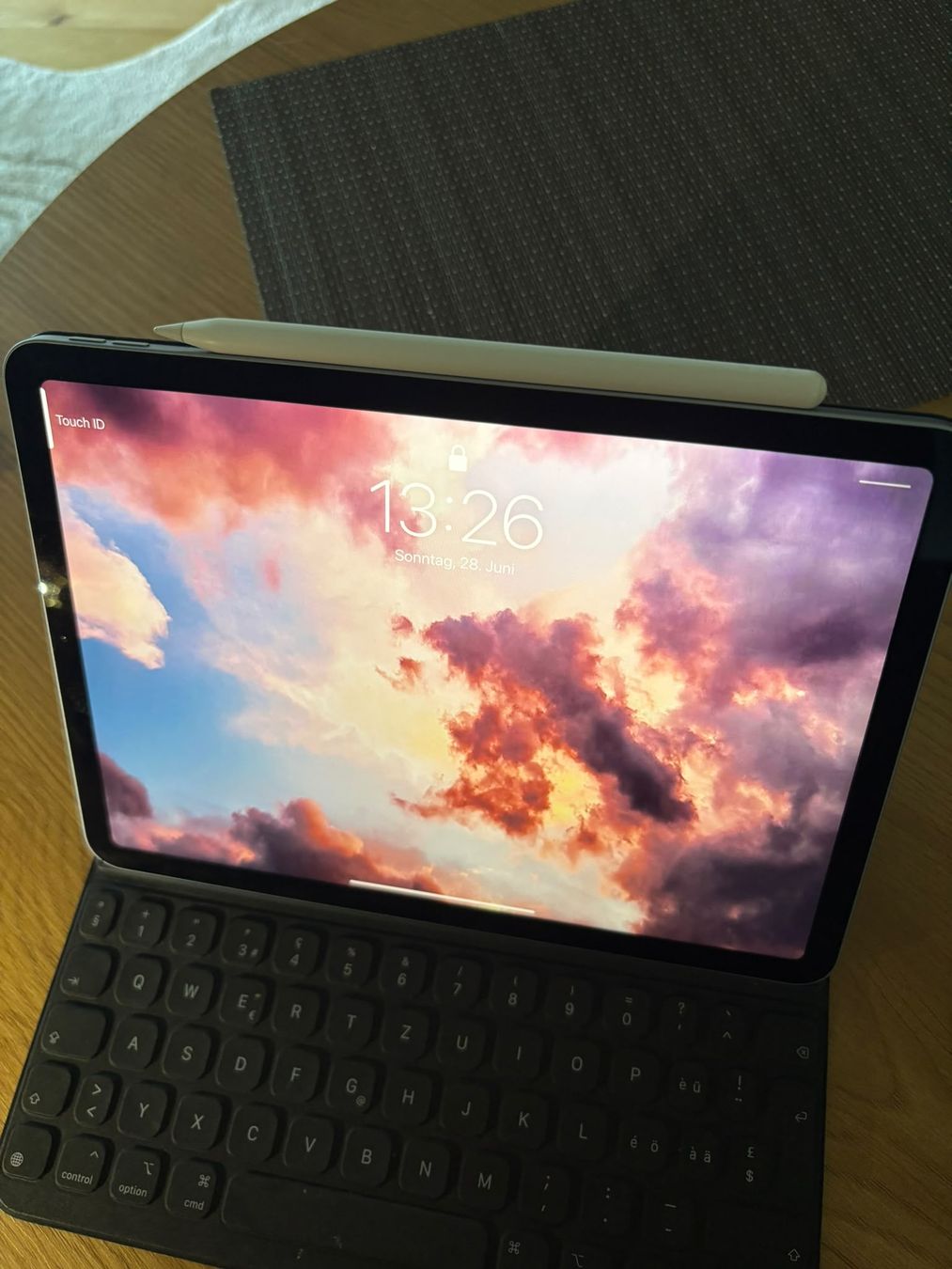 Apple Tablet PC: i Pad Air 4.Generation – Gebraucht aus Uznach von songoku759 7