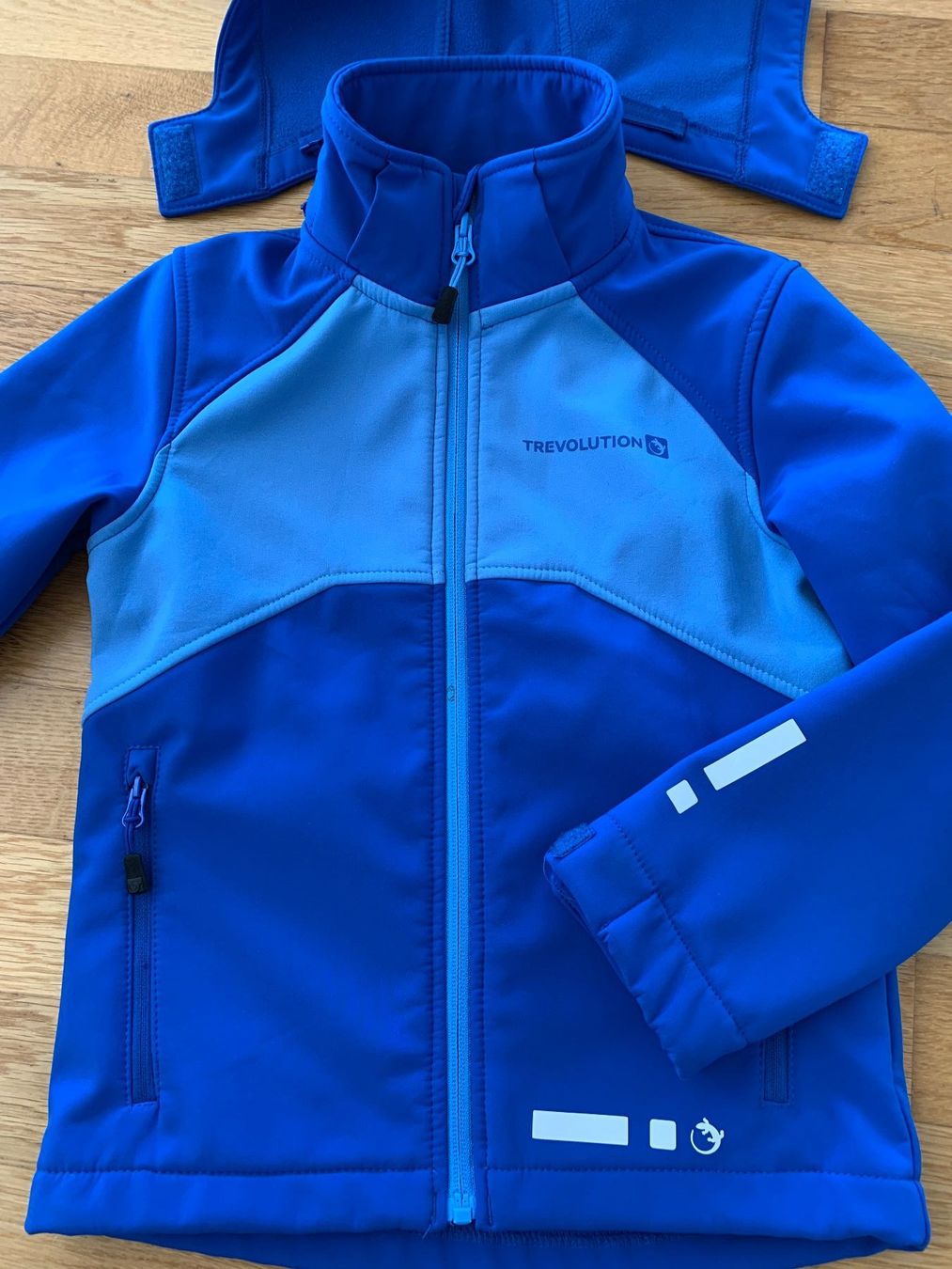 Trevolution Jacken & Mäntel: Kinder Softshelljacke Trevolution blau Grösse 122 – Gebraucht aus Gamprin von Senfkorn11 1