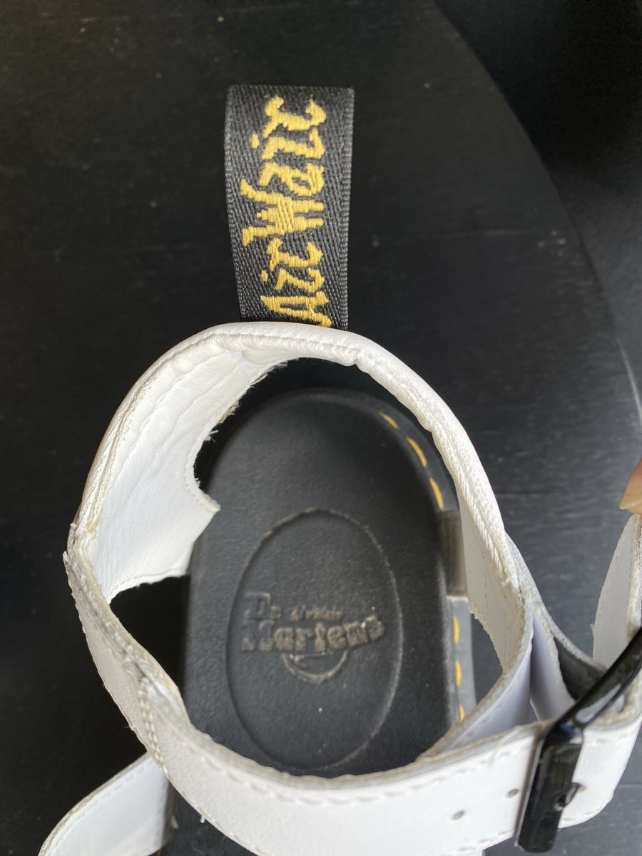 Dr. Martens Scarpe da donna: Dr Martens - Sandales blanches à plateforme – Usato da Hauterive NE venduto da LouRu 3
