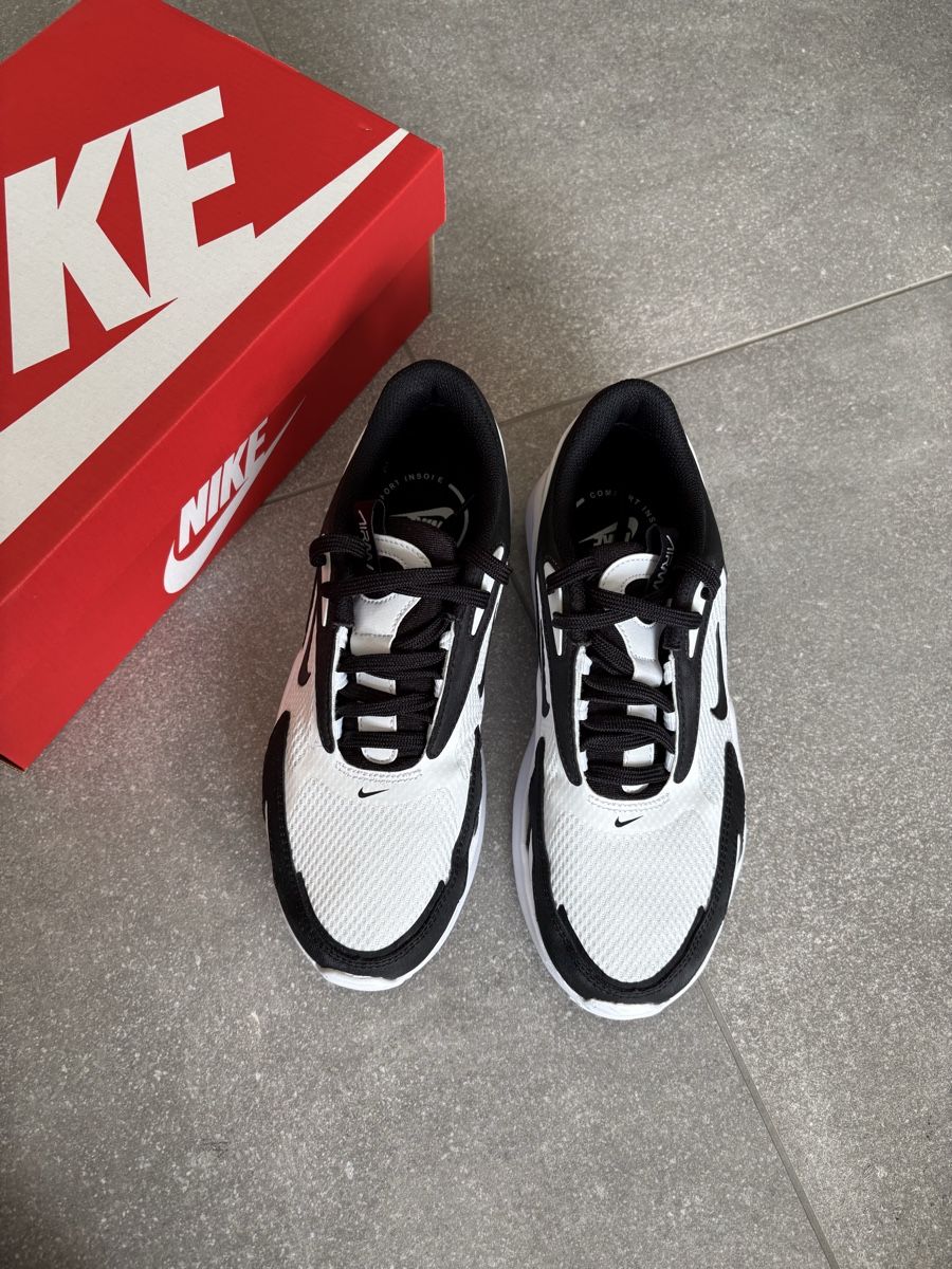 Nike Damenschuhe: Nike Air Max Bolt 38.5 - like new – Neu (gemäss Beschreibung) aus Poliez-le-Grand von mila011 4