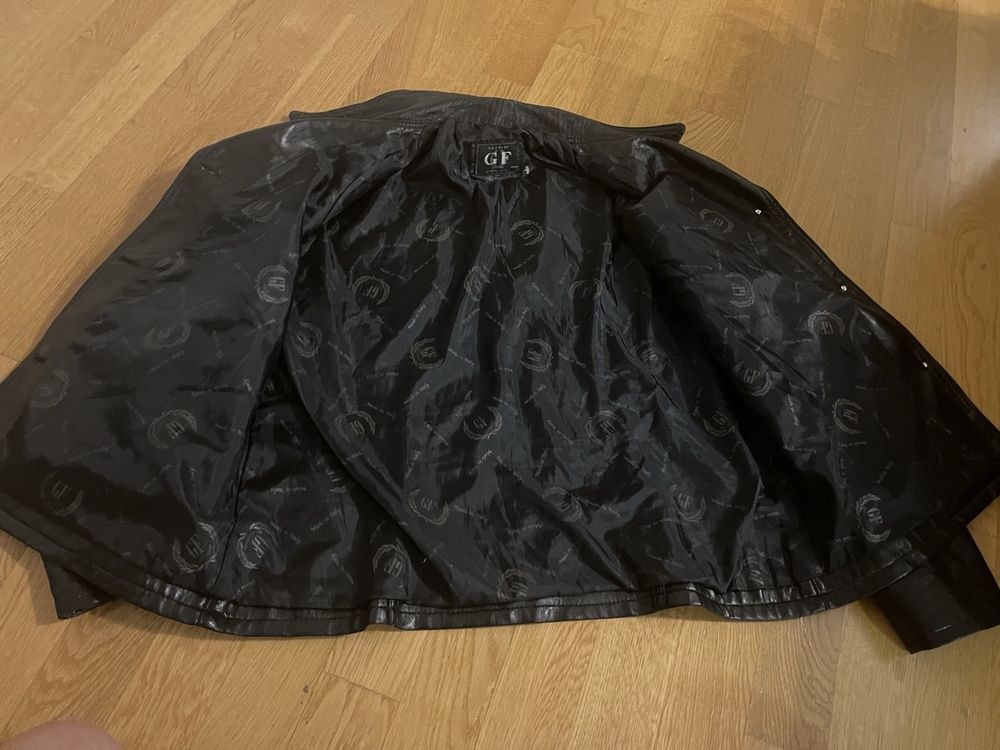 Giacche: Lederjacke GF Ferre Lederjacke schwarz Gr. S Vintage Italien – Usato da Rüschlikon venduto da Lajniii 7