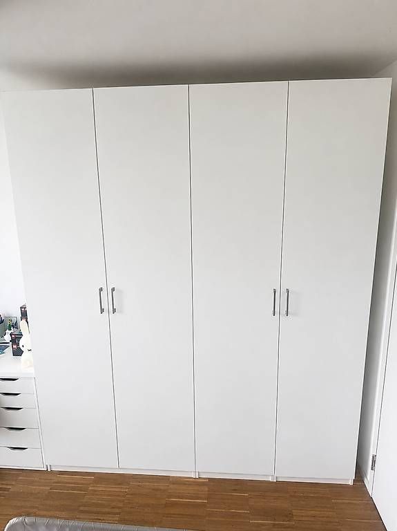 Armadi: IKEA PAX 200X236 – Usato da Zürich venduto da g_m_zh