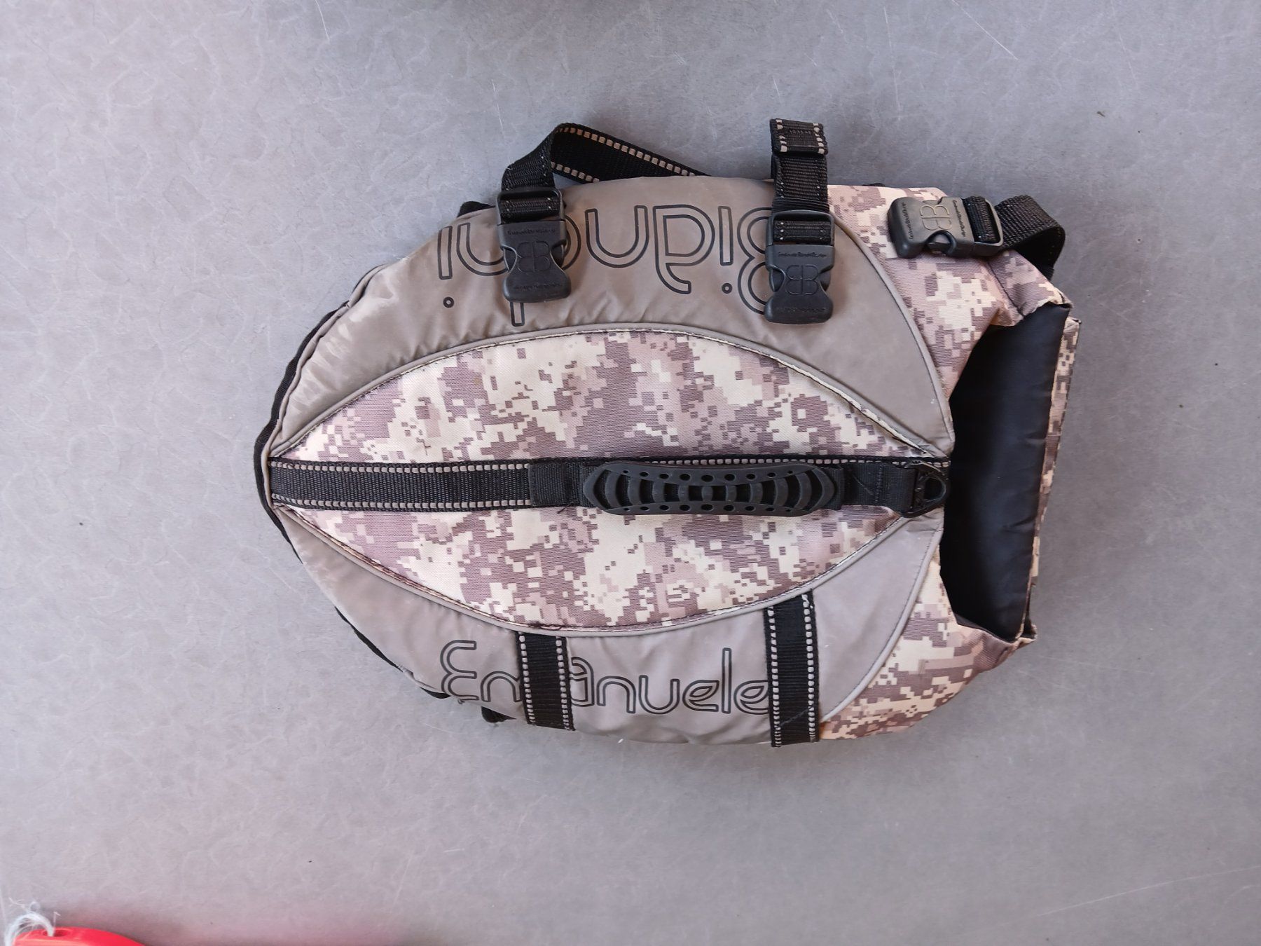 Gilets de sauvetage: Hunde Schwimmweste – D'occasion à Oberramsern par lal_7v57