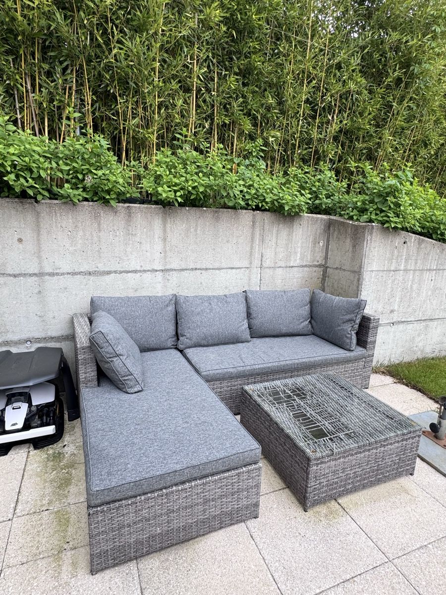 Divani: Graue Gartenlounge mit Tisch – Usato da Küsnacht ZH venduto da nad_z627 1