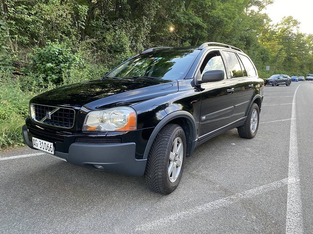 Volvo Automobili: Volvo XC90 2.5 T AWD 7 Plätze – Usato da Rütihof venduto da Ta-289 1