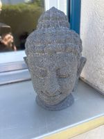 Buddha Kopf Skulptur aus Lavastein dunkel guter Zustand