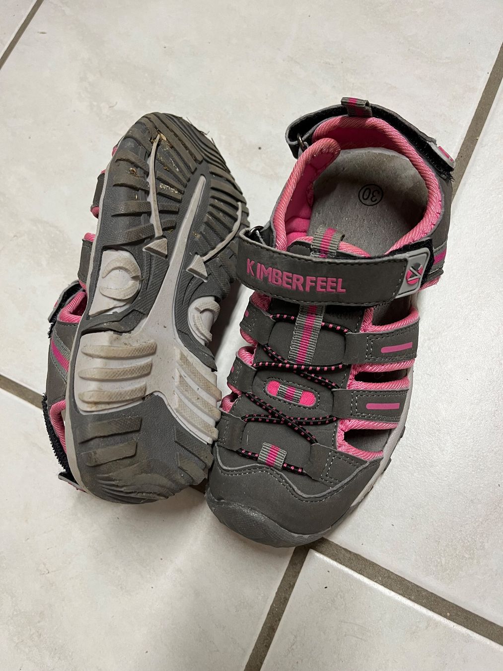 Scarpe per ragazze: Sandales fermées taille 30 – Usato da Péry venduto da gir_d5d9