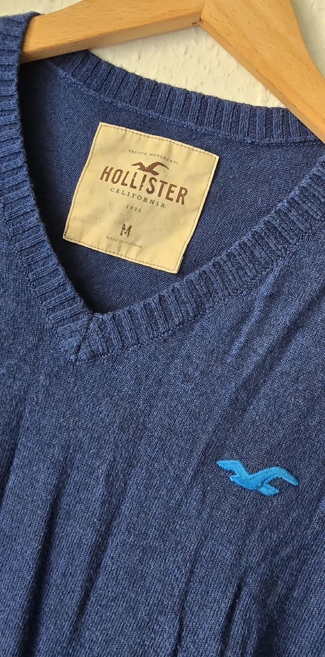 Hollister Pullover & Sweatshirts: Pull col V Hollister bleu marine taille M – Gebraucht aus Genève von MariaS2 2