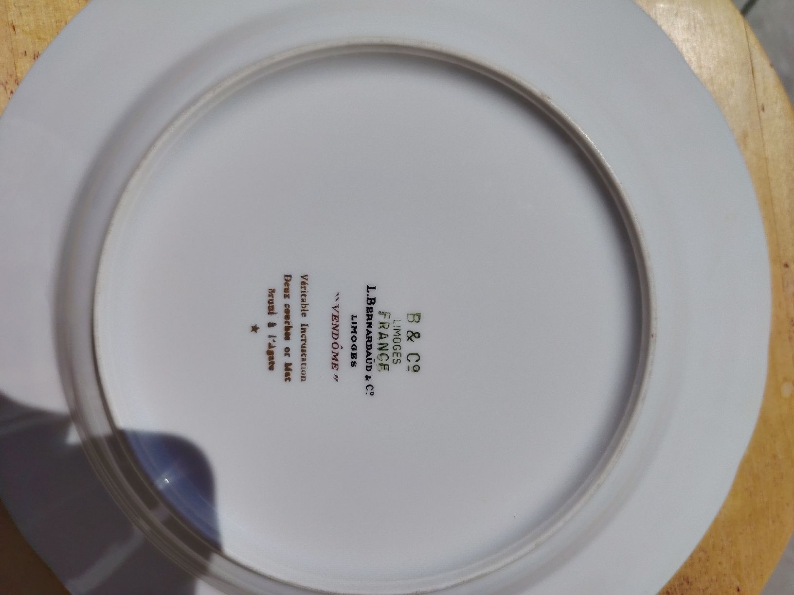 Bernardaud Piatti: Assiette Bernardaud Limoges "Vendôme" dorée – Usato da Le Locle venduto da Oldthingslover 2