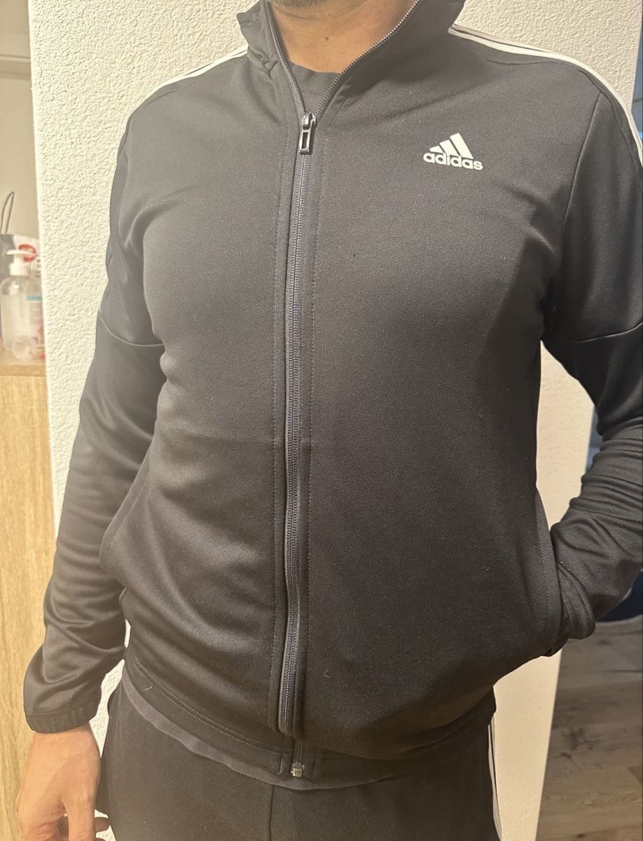 Adidas T-shirts: Adidas tshirt – D'occasion à Sirnach par D.SecondChance
