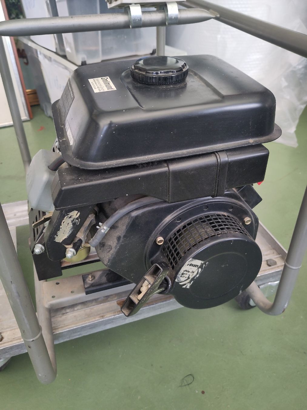 Bosch Generatori di corrente: Notstromaggregat Bosch G2400SB – Difettoso da Pratteln venduto da Cartonsducoeur_bl 3