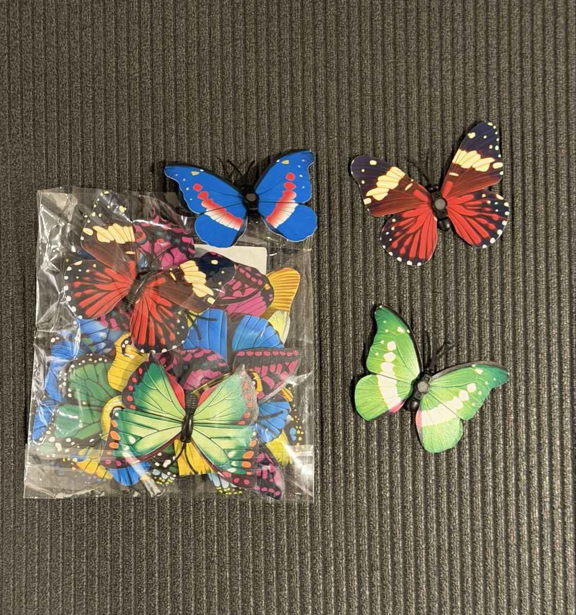 Tutte le decorazioni: Papillons en carton souple – Nuovo e nell'imballaggio originale da Genève venduto da flocon06