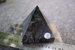 Astrophyllite Pyramid  Räumung       WOW    (1)