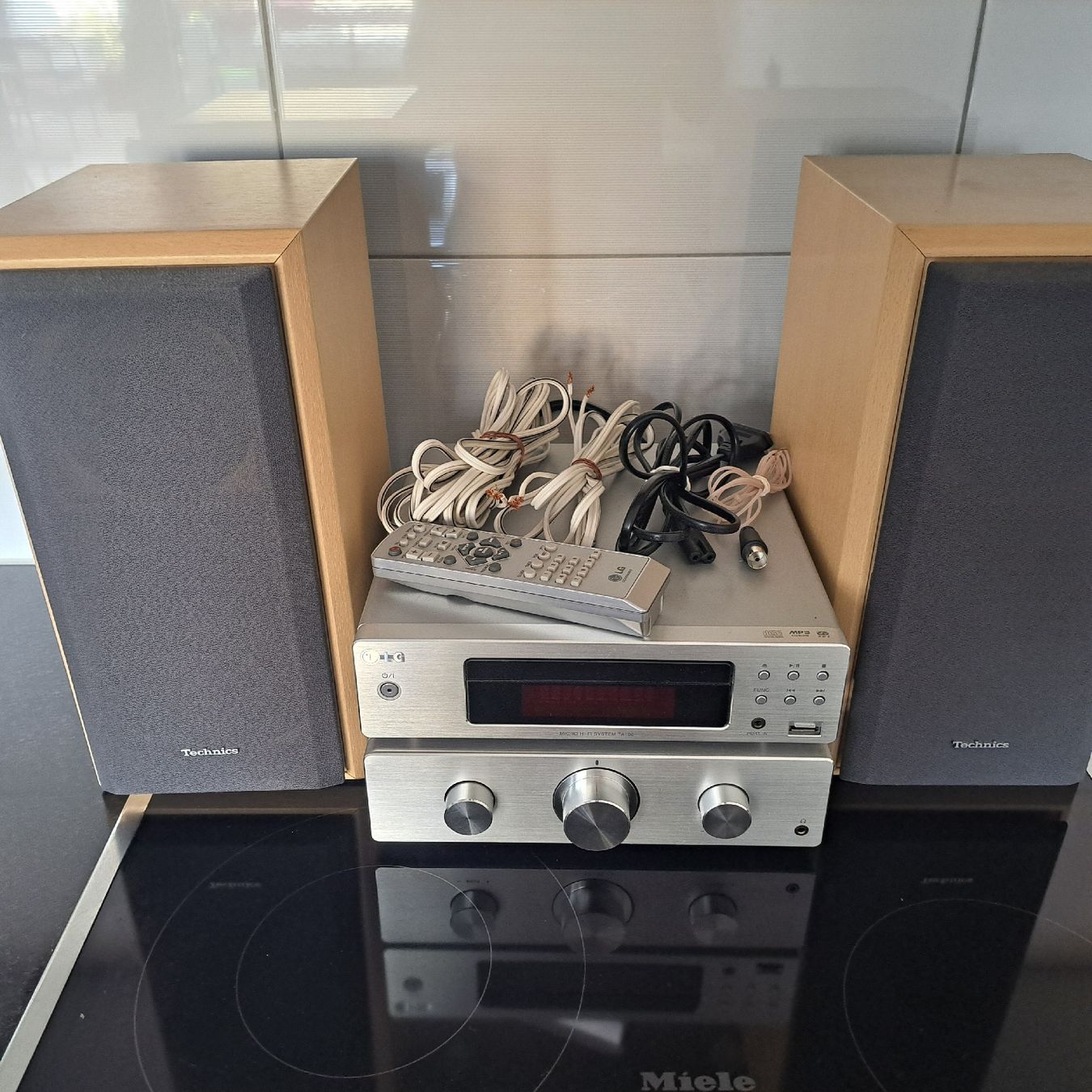 LG Lettore multimediale & Streamer: LG Micro Hi-Fi System  TA106 mit Lautsprecher – Usato da Riehen venduto da Appia48