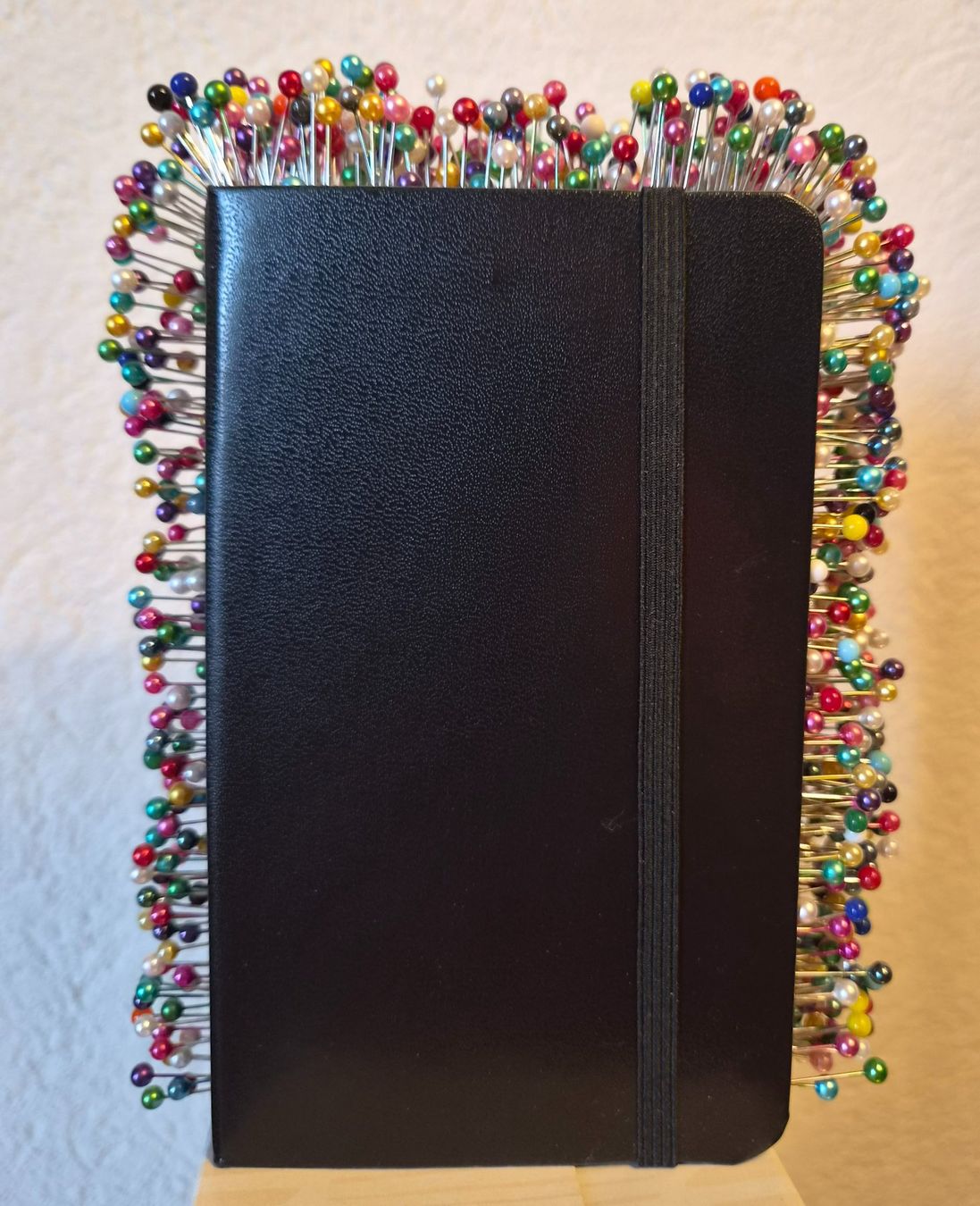 Sculptures & Statues: Kunstobjekt mit Moleskine-Notizbuch – D'occasion à Zurich par vik_x7tq