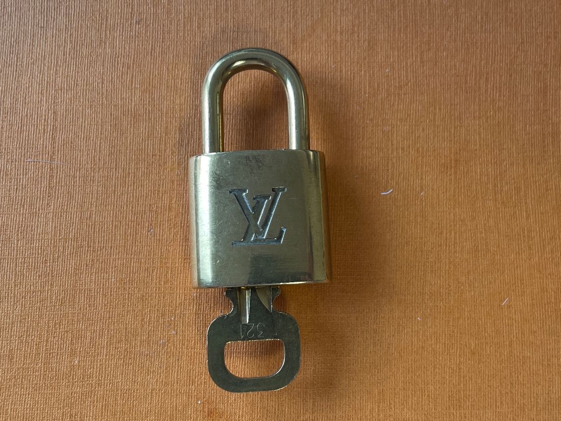 Lucchetti: Louis Vuitton Schloss - Nr. 653 – Usato da Hittnau venduto da LuxAndMore