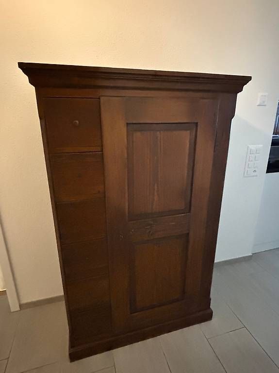 Armoires: Holzschrank Garderobe mit Schubladen – D'occasion à Jona par Nimbe