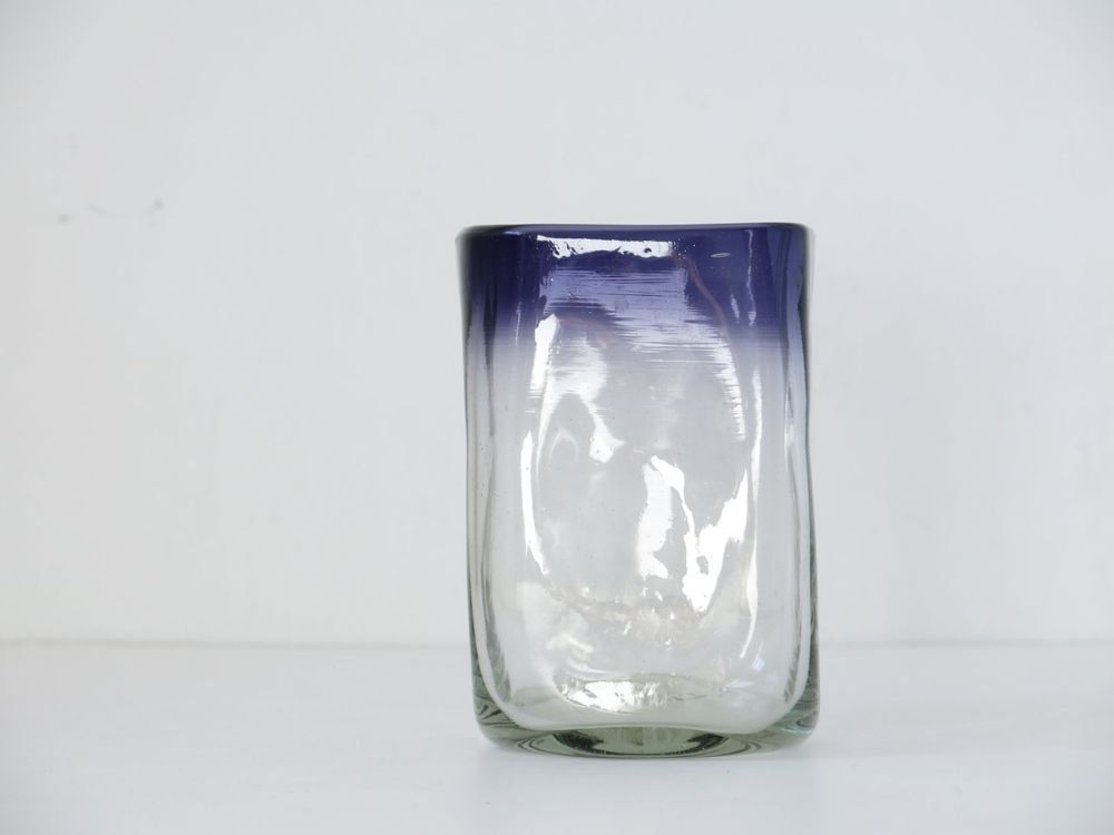 Vasi & Recipienti: Vase vintage en verre violet 70's – Usato da Neuchâtel venduto da heloisa