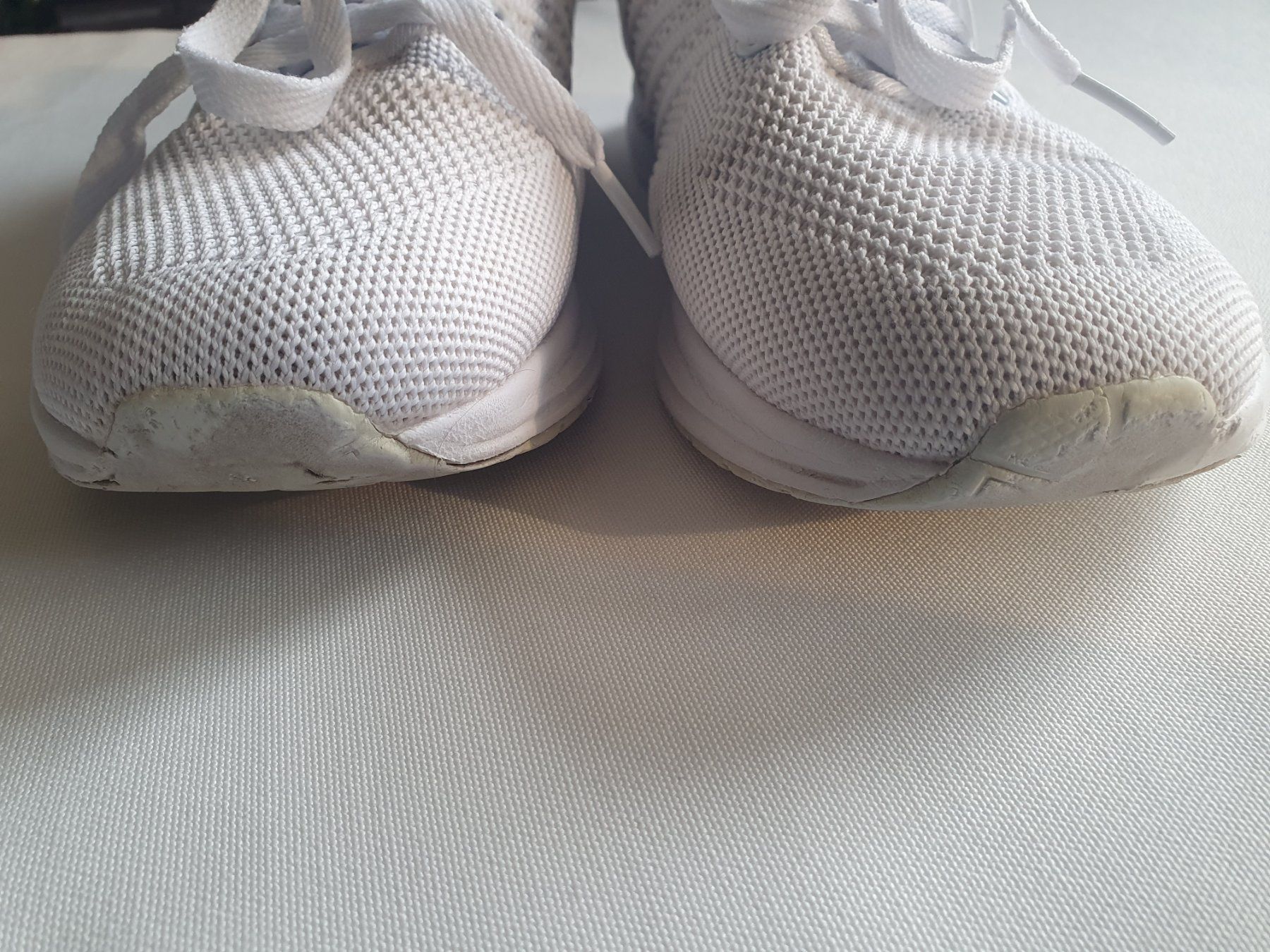Adidas Scarpe da uomo: Chaussures Adidas blanches, pointure 39, unisex – Usato da Lausanne venduto da Af2016 4