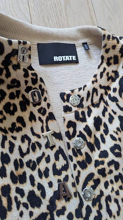 Giacche: ROTATE Cropped Cardigan Leo – Usato da Seuzach venduto da louisa. 4