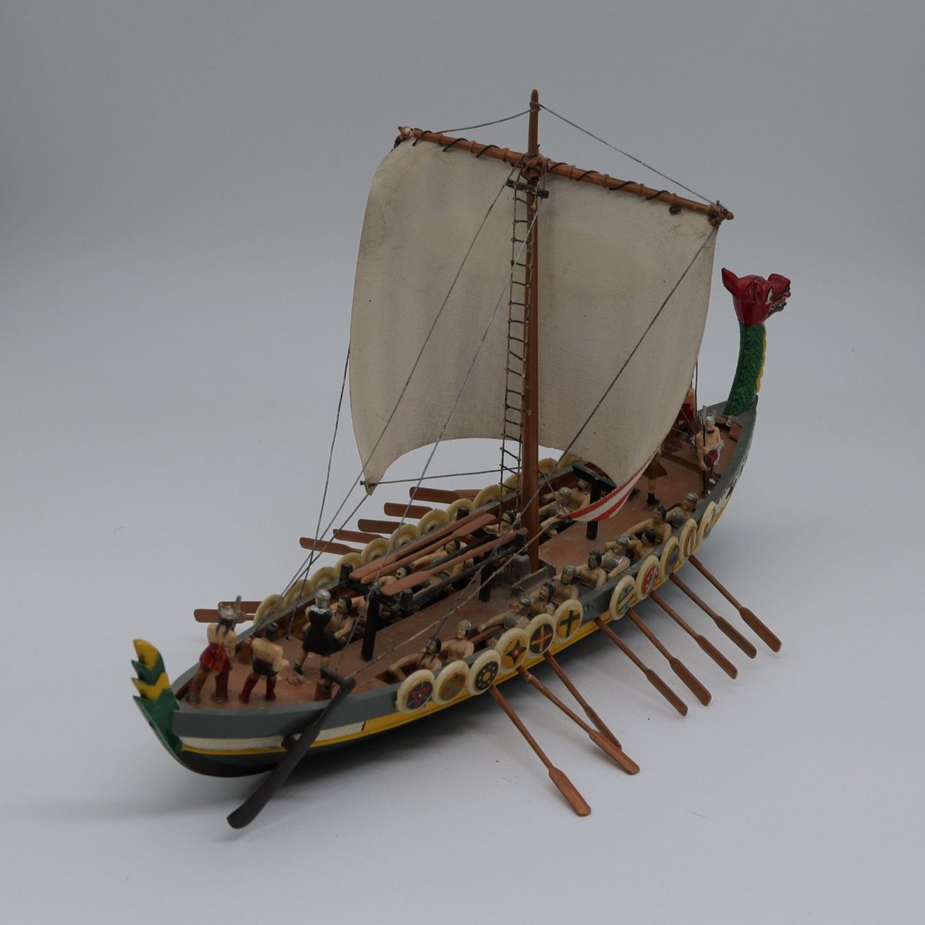 Wiking Kit di modellismo & Modellini statici: Schiffsmodell - Wikinger-Drachenschiff 30x7x19cm – Usato da Volketswil venduto da brockipfannenstil 1