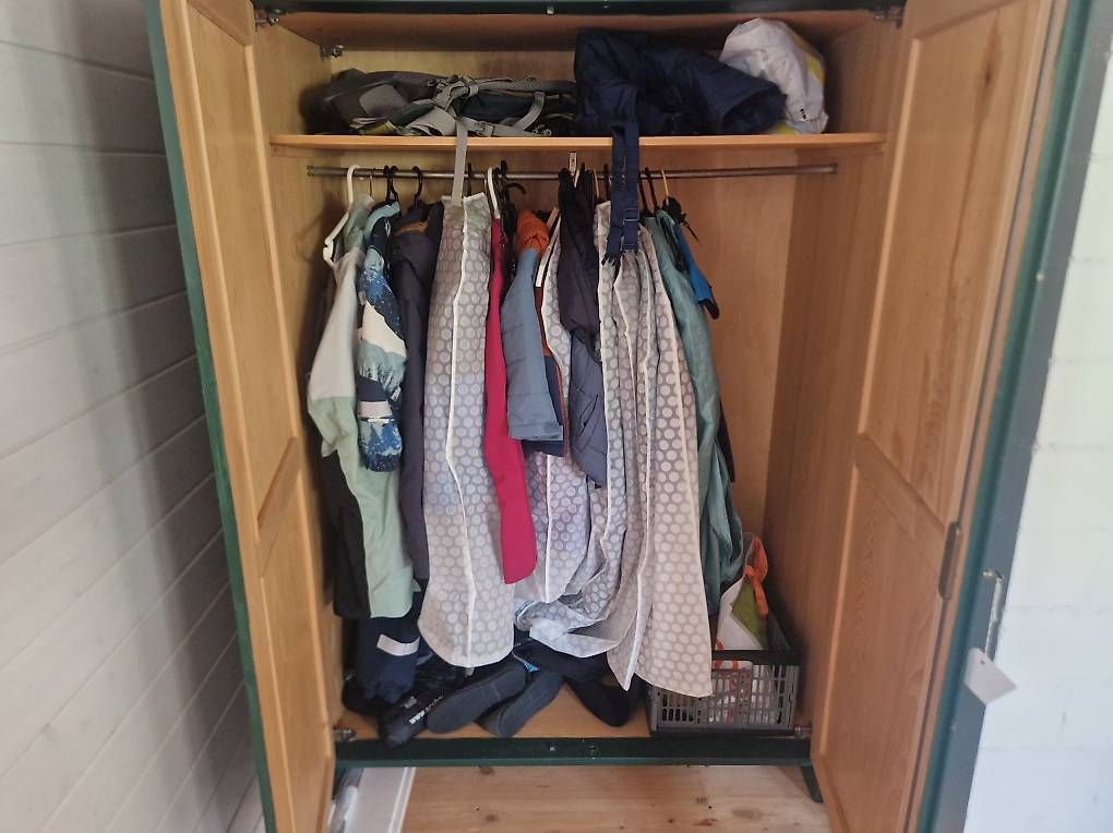 Armoires: Alter Holzschrank – D'occasion à Roggwil TG par Okaloosa14 1