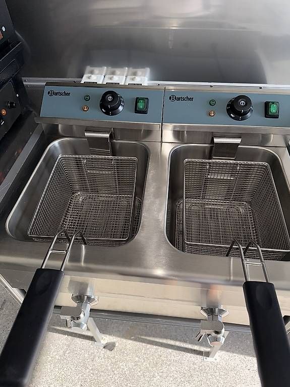 Rimorchi: Imbiswagen / Foodtruck  – Usato da Seon venduto da volki83 3
