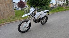 Husqvarna FE 450 Jg. 2014 mit 100h