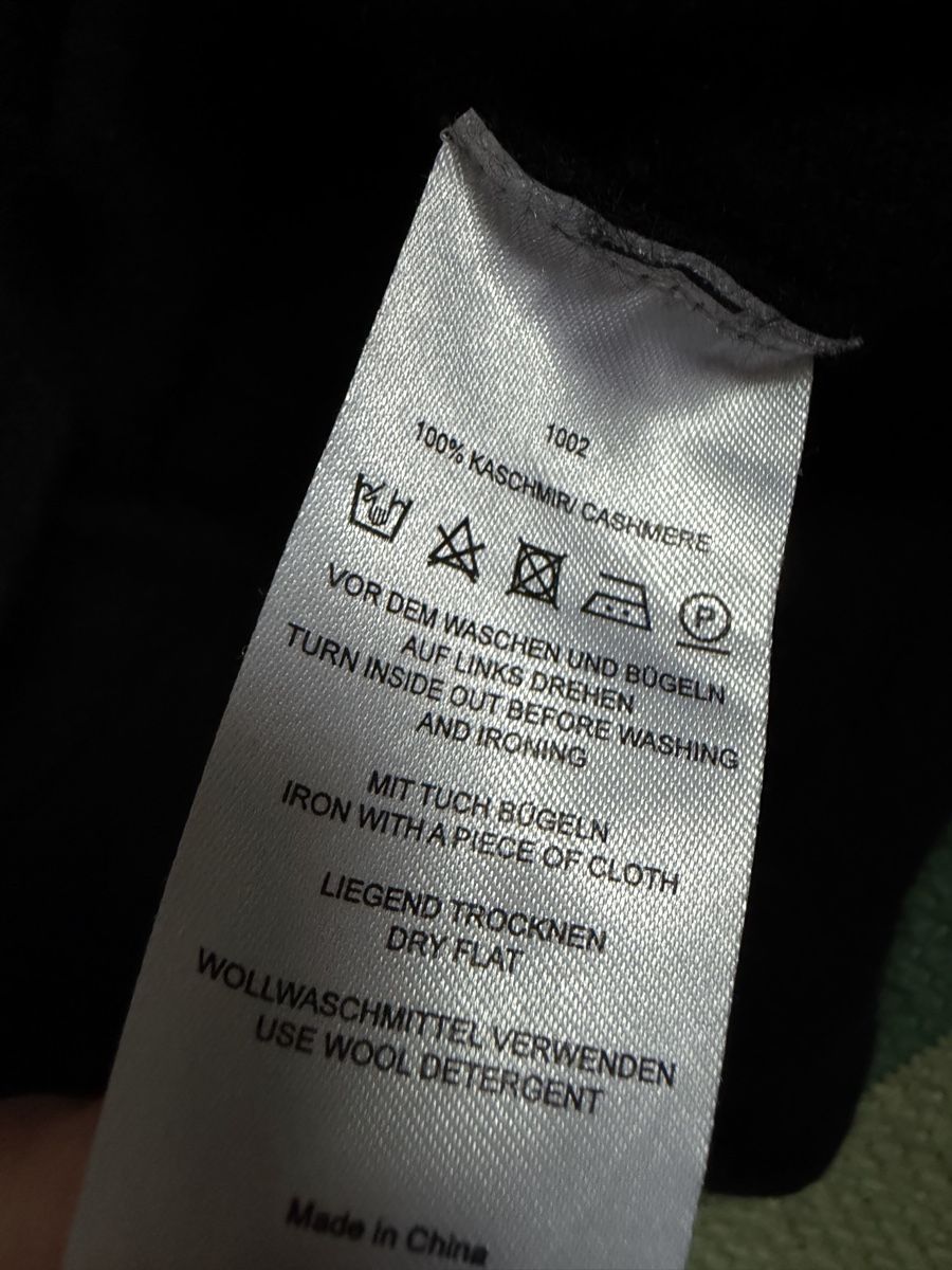 Maglioni & Felpe: Schwarzer Cashmere Pullover – Usato da Maienfeld venduto da saoma123 2