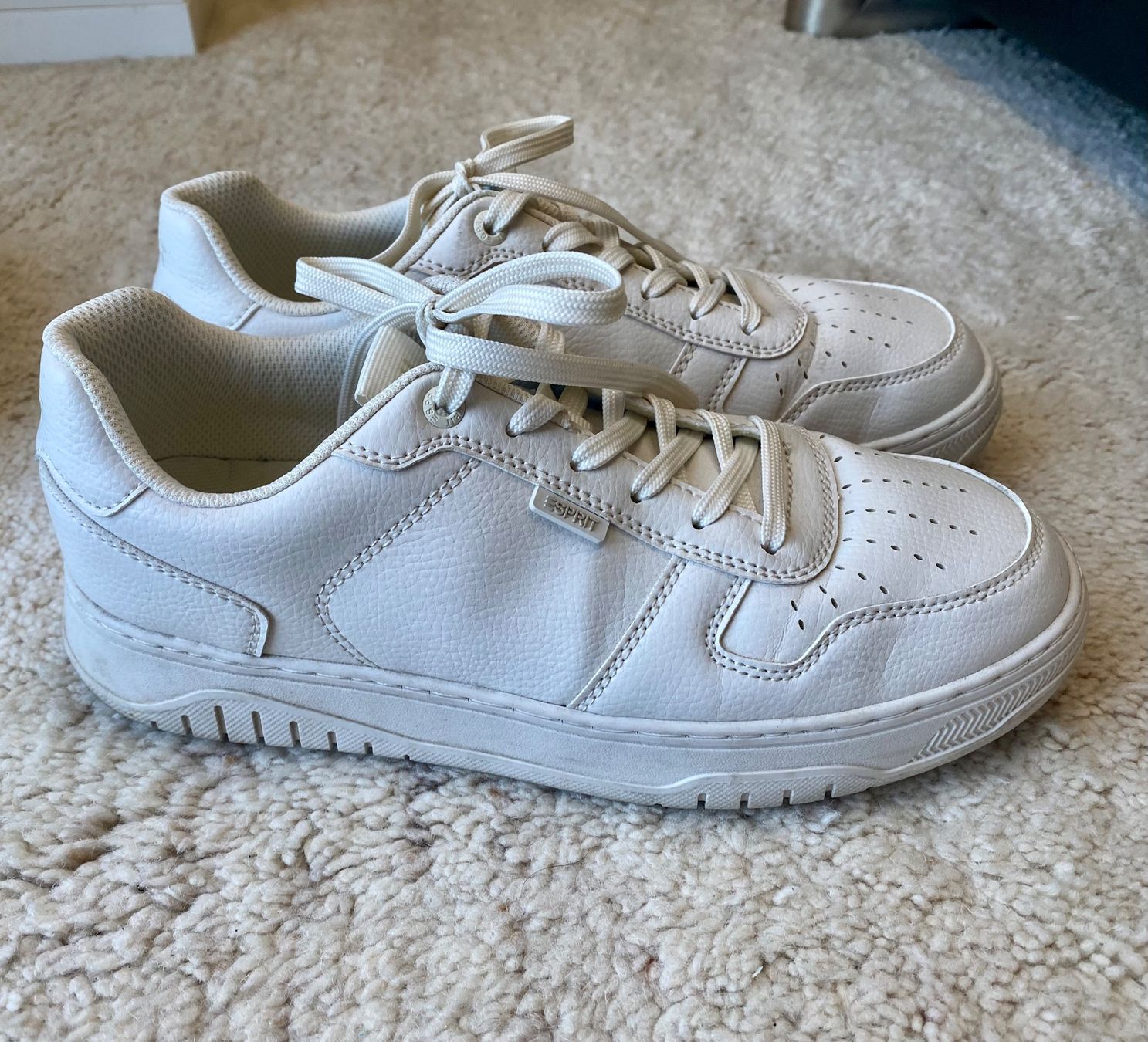 Esprit Scarpe da donna: Esprit Damensneaker weiss 41 – Usato da Winkel venduto da katharinafb 2