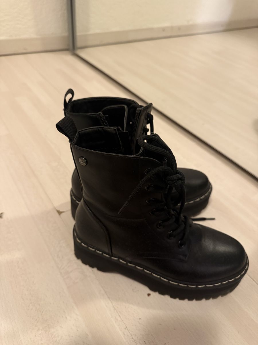 Chaussures hommes: Black Combat Boots Size 37 – D'occasion à Baar par luc_6ddm 1