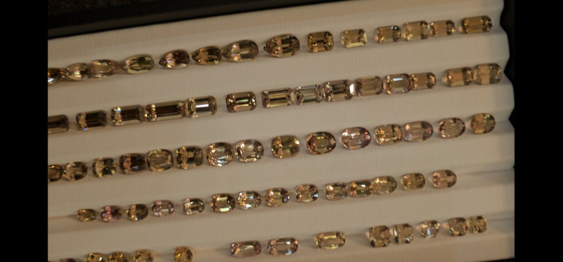 Pietre preziose: Csarite,Diaspore lot Natürlicher – Nuovo e nell'imballaggio originale da Wolhusen venduto da toni079 3