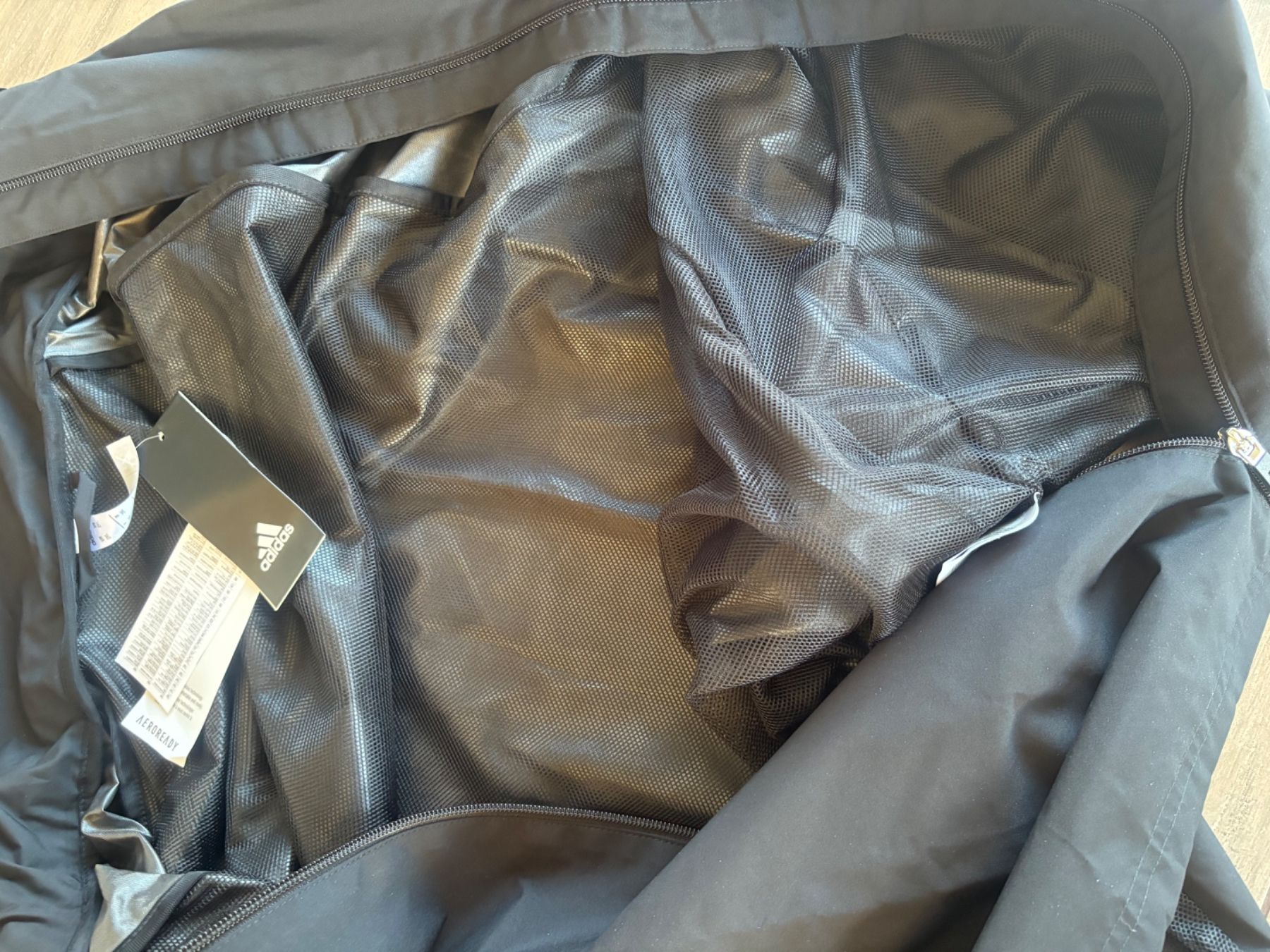 Adidas Giacche: 2XL_adidas raincoat NEW_LP 160 CHF – Nuovo e nell'imballaggio originale da Versegeres venduto da kista 8