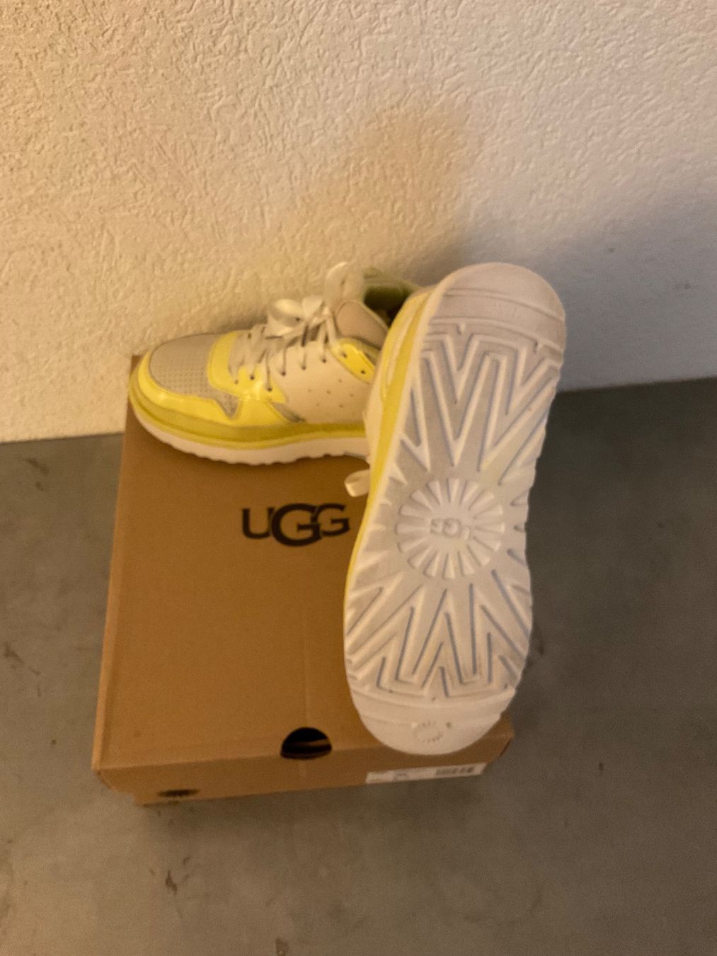 Ugg Scarpe da donna: UGG Baskets Highland, pointure 41 – Nuovo (secondo la descrizione) da Chippis venduto da Mecla 3