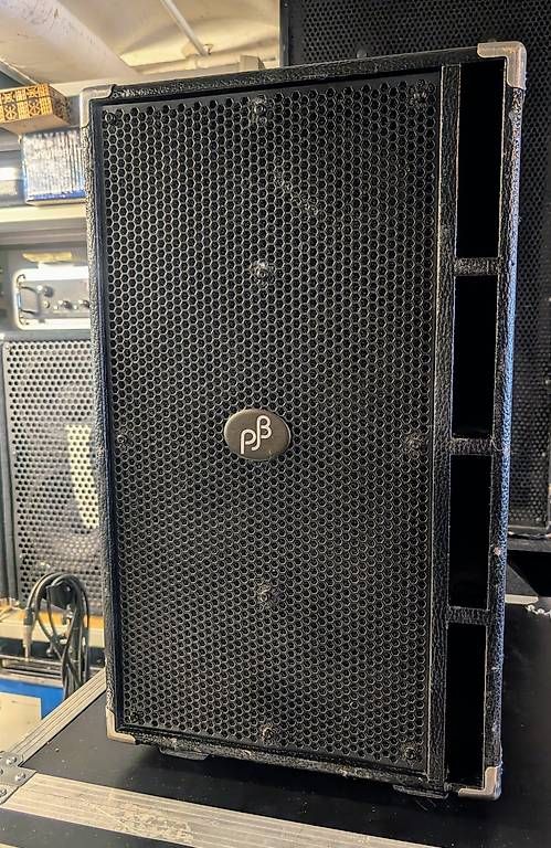 Amplificatori: Bassbox Phil Jones  Piranha Compact C8 – Usato da Pratteln venduto da dado1972