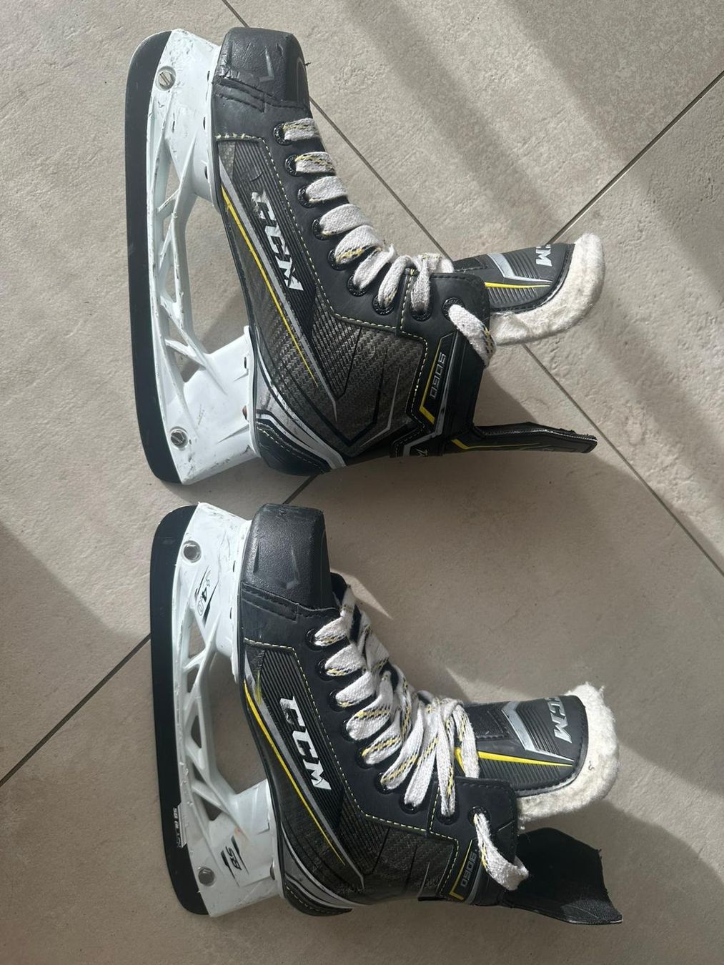 Ccm Pattini da ghiaccio: Patin CCM 9060 – Usato da La Chaux-de-Fonds venduto da Adridri13 1
