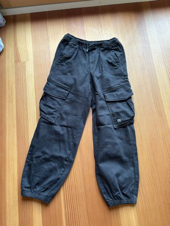 Zara Cargo Hose, Gr. 140, neu