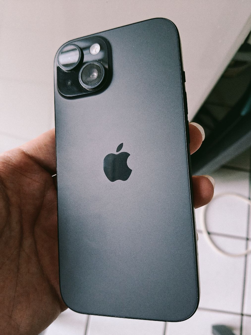 Apple Portables: IPhone 15 128Go batterie 89% – D'occasion à La Chaux-de-Fonds par Honit.ch 1